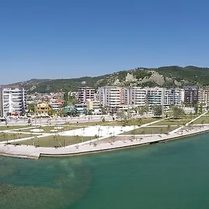 Vila Tate , Vlorë Albania